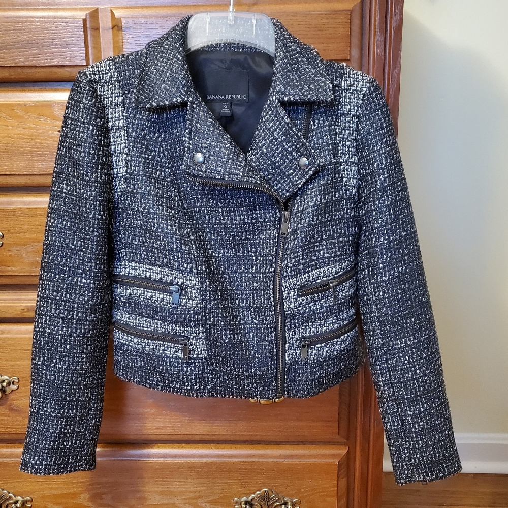 Cropped Banana Republic blazer